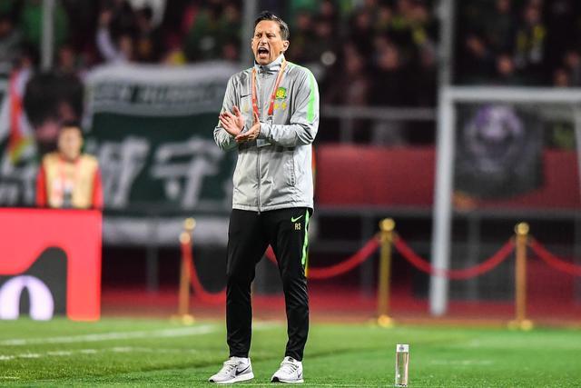 中国男足真赢了意大利 学日本多轨制初见成效