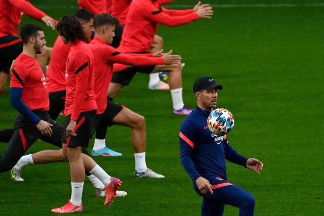 方硕21+8曾凡博20分 北京大胜四川开季三连胜