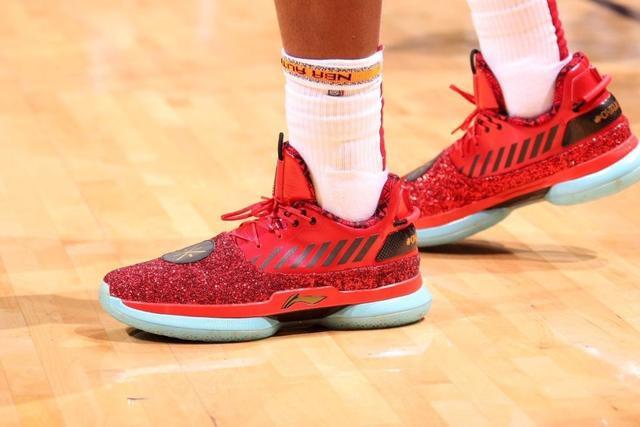 相当炸裂！44岁的小罗就要当爷爷了！