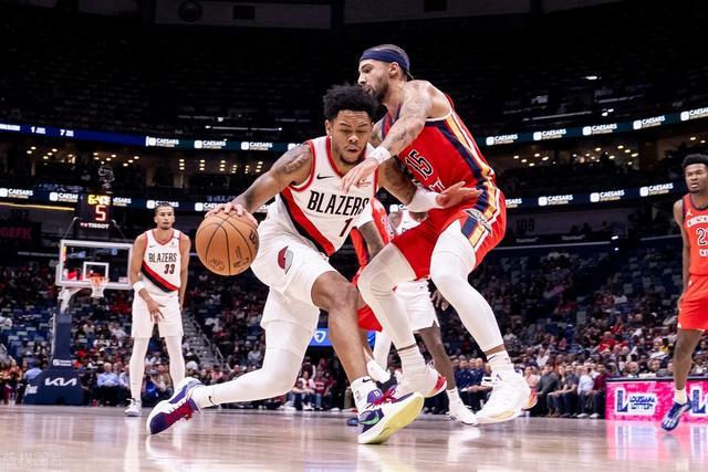 难绷！中国男篮出现23次失误 全队只有9次助攻